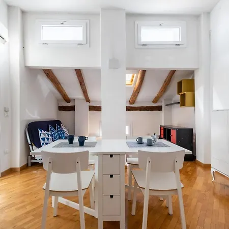 Guerrazzi Vicino A Palazzo Garganelli Appartamento