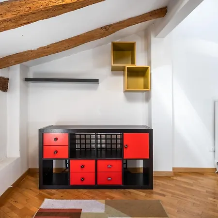 Guerrazzi Vicino A Palazzo Garganelli * Bologna
